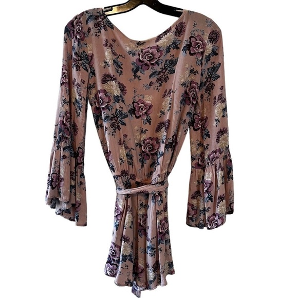 AMERICAN Eagle Floral Romper Size XS - Picture 3 of 9
